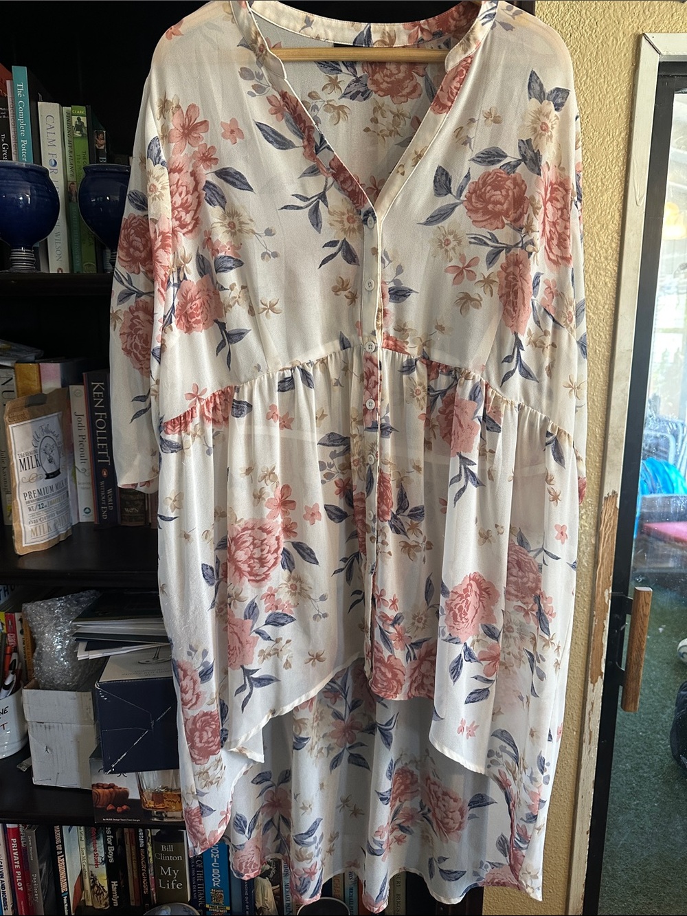 Torrid size 1 so US size 14/16 light over blouse as new condition.